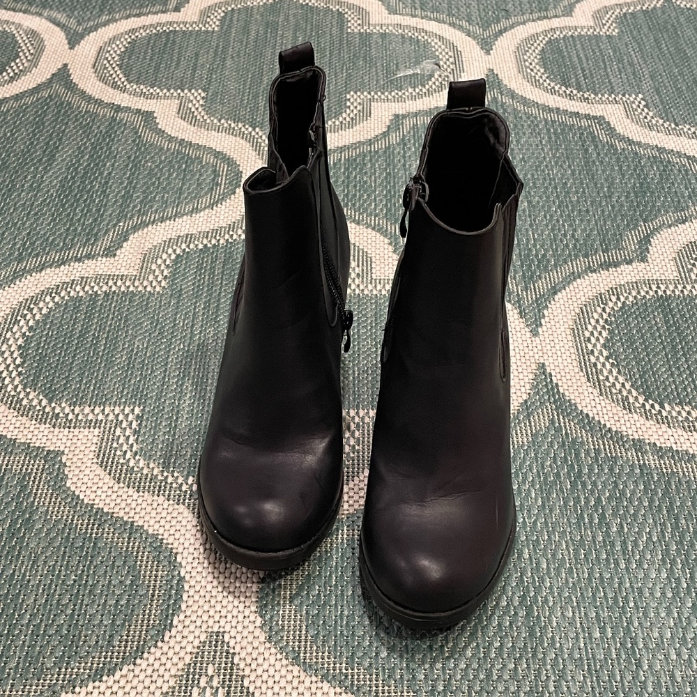 Women’s MIA Stacked Heel Black Ankle Boots Sz 6.5